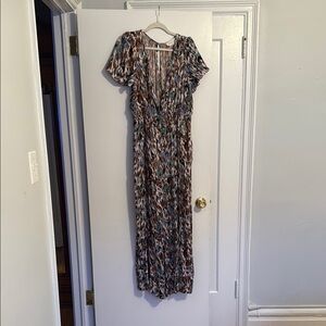 Brown and White V-Neck Flutter Sleeve jumpsuit